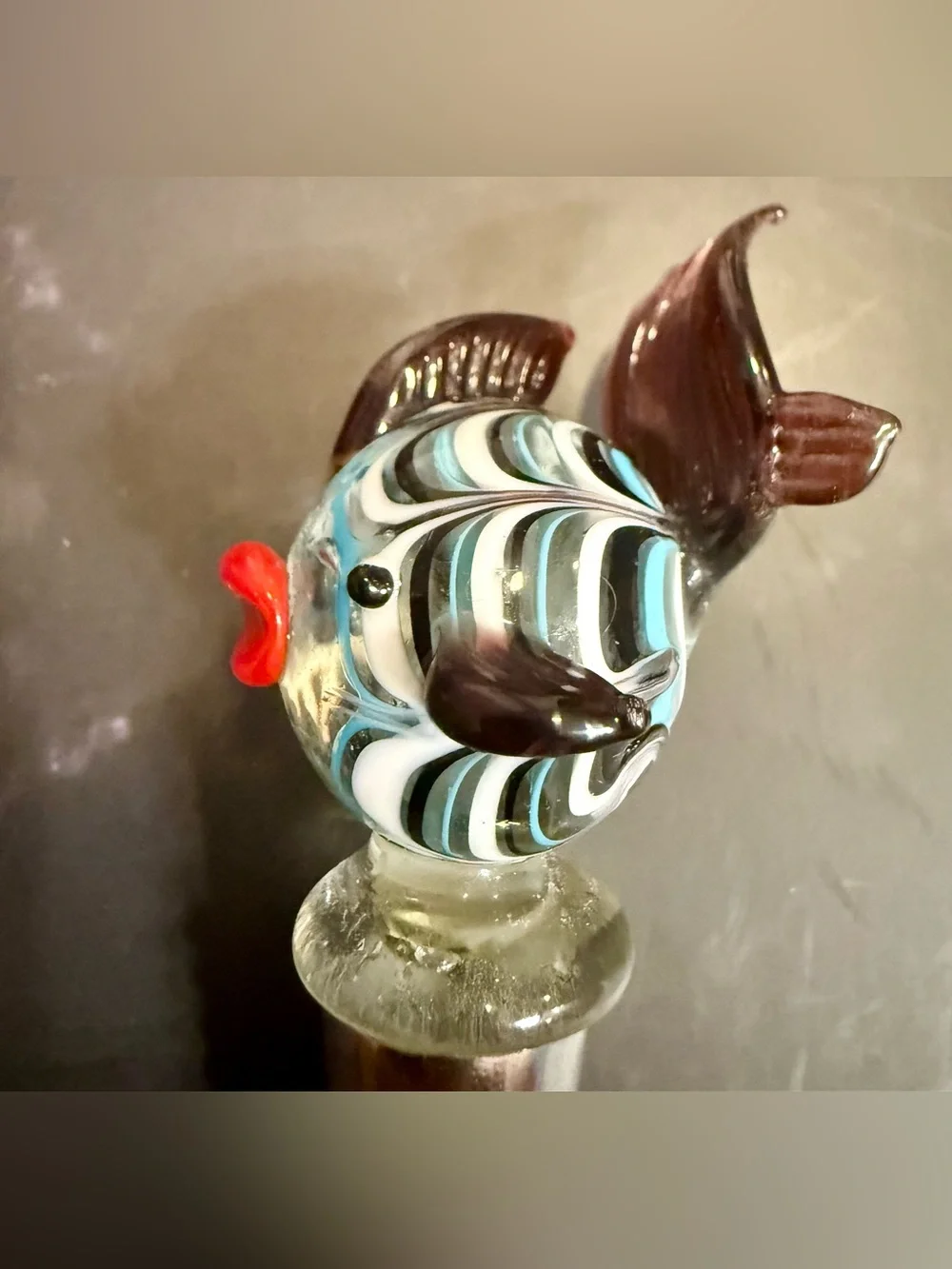 Art Glass Fish Wine Stopper – Tropical Blue & White Striped Fish